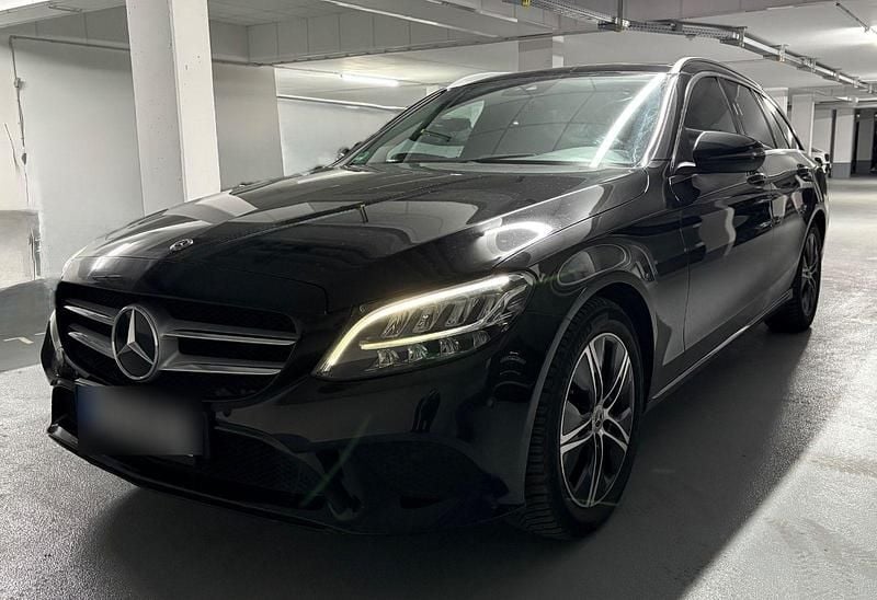 Schwarz Gebraucht 2018 Mercedes C200 Kombi | 17.999 € (Superpreis) - Bild 1/4