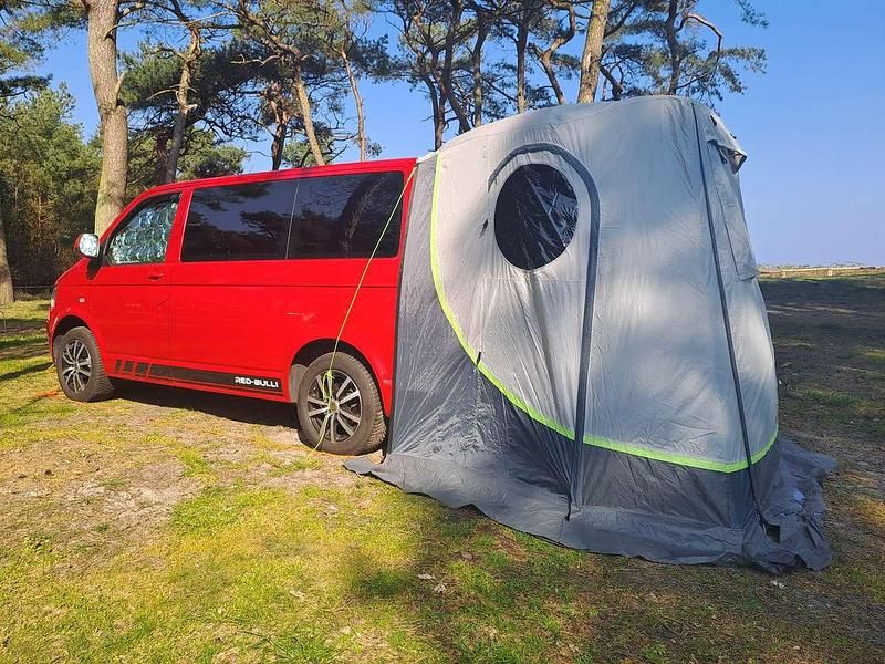 Rot Gebraucht 2012 VW T5 Comfortline Van | 17.000 € (Etwas zu teuer) - Bild 1/4