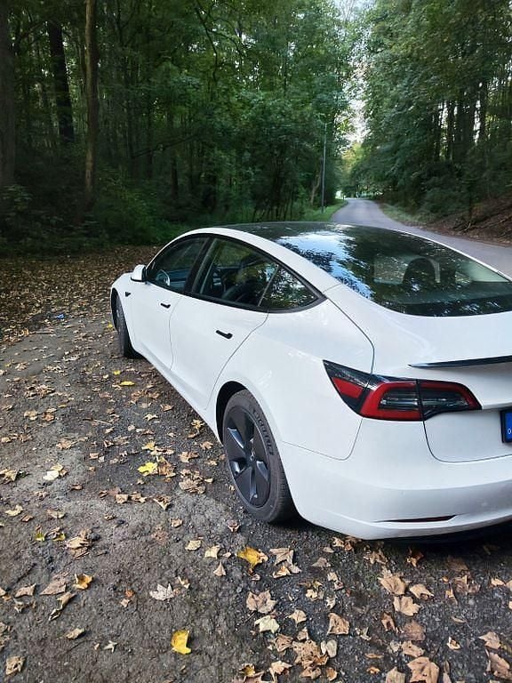 Gebraucht Tesla Model 3 Standard Range Plus 225 kW (306 PS) 2021 Weiß Limousine