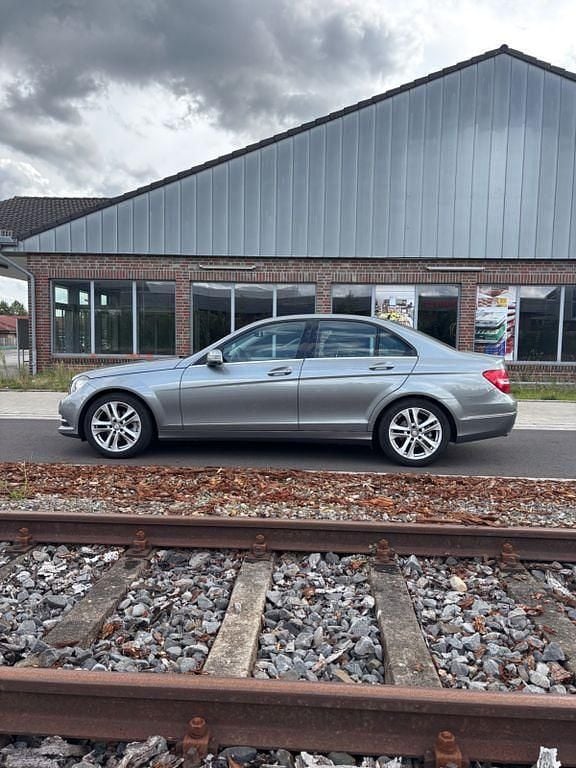 Grau Gebraucht 2013 Mercedes C180 Avantgarde Limousine | 12.600 € (Fairer Preis) - Bild 1/4