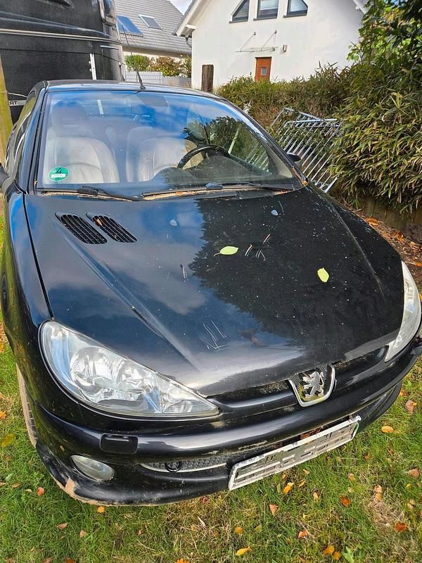 Schwarz Gebraucht 2006 Peugeot 206 CC Cabrio | 400 € - Bild 1/4
