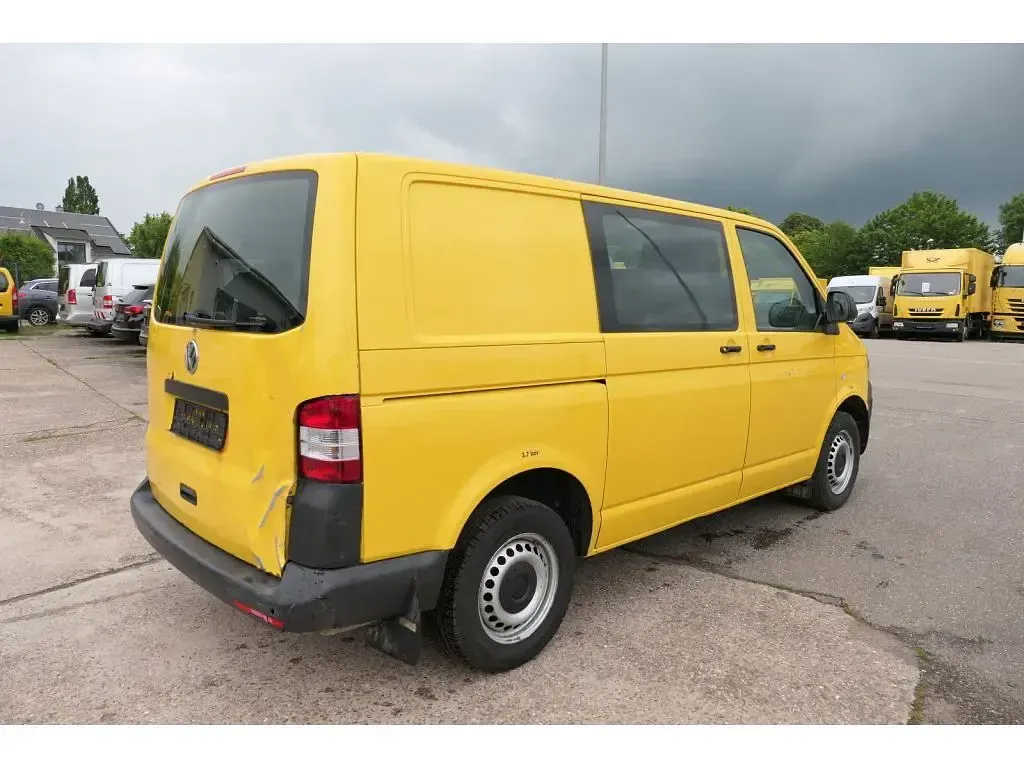 Käytetty VW Transporter 84 HP (61 kW) 2014 Keltainen Van