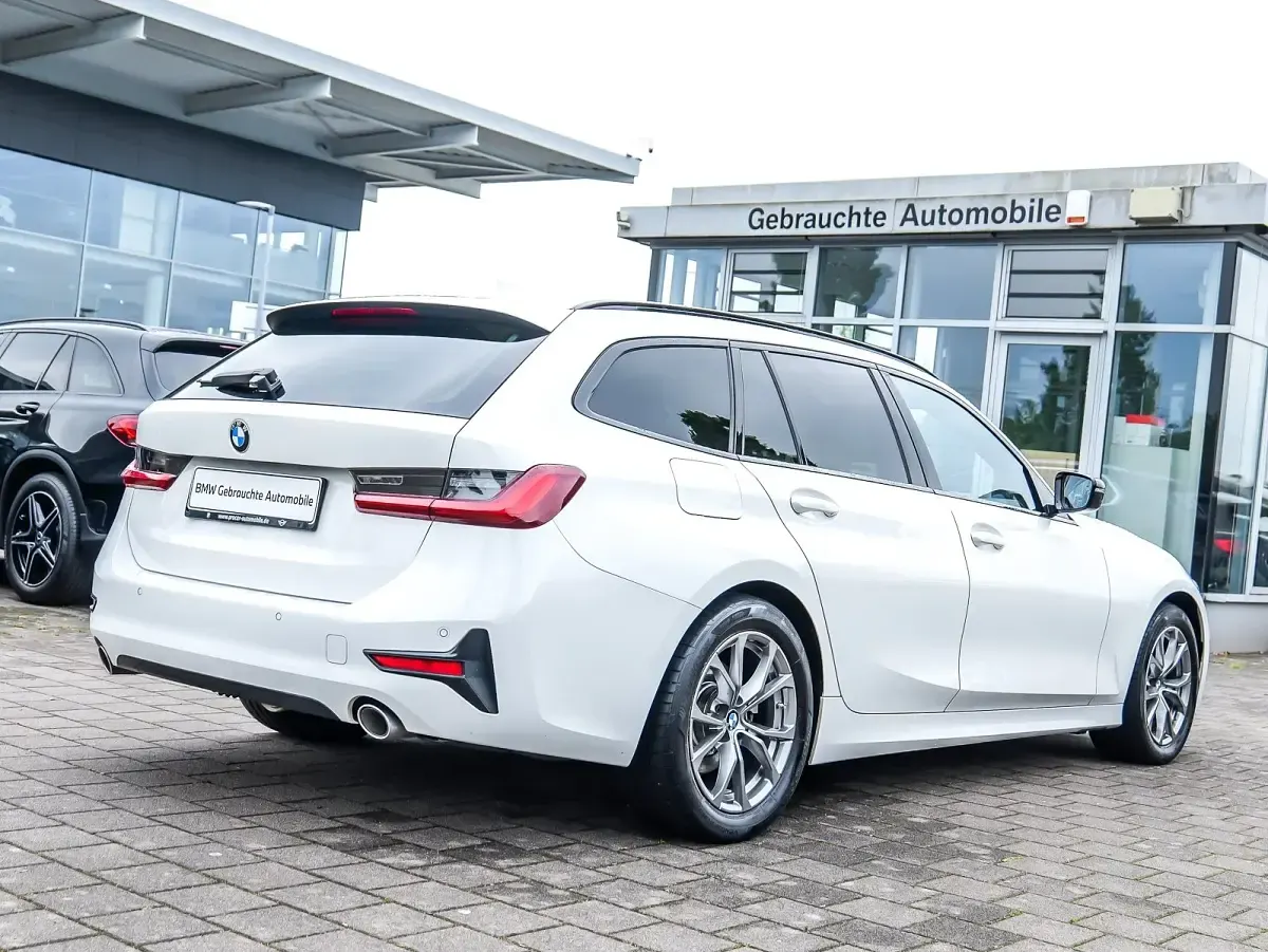 Gebraucht BMW 318 Sport Line 150 PS (110 kW) 2022 Weiß Kombi