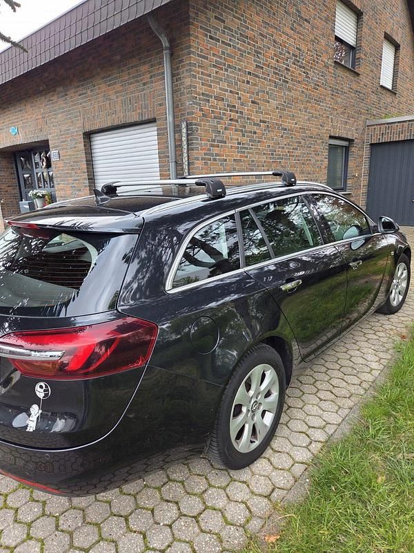 Second-hand Opel Insignia 140 CP (102 kW) 2013 Negru Break