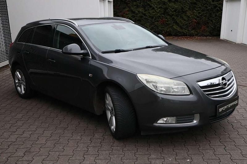 Gebraucht Opel Insignia Edition 140 PS (102 kW) 2009 Grau Kombi