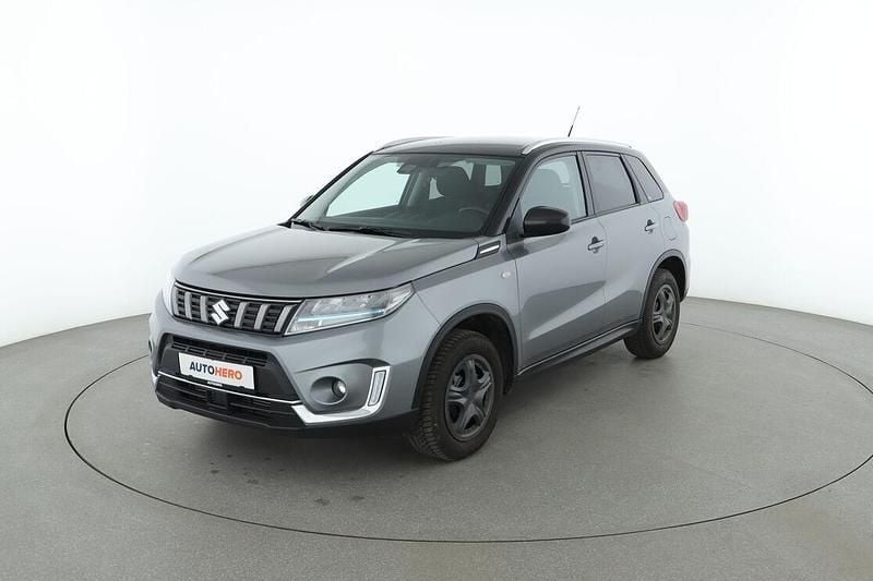 Grau Gebraucht 2021 Suzuki Vitara Comfort SUV | 19.150 € (Fairer Preis) - Bild 1/3