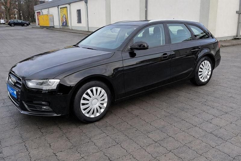 Gebraucht Audi A4 Attraction 120 PS (88 kW) 2015 Schwarz Kombi
