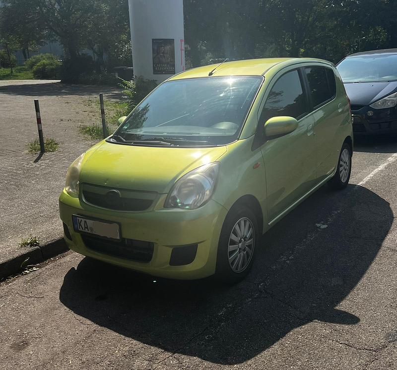 Grün Gebraucht 2010 Daihatsu Cuore Kleinwagen | 1.999 € (Fairer Preis) - Bild 1/4