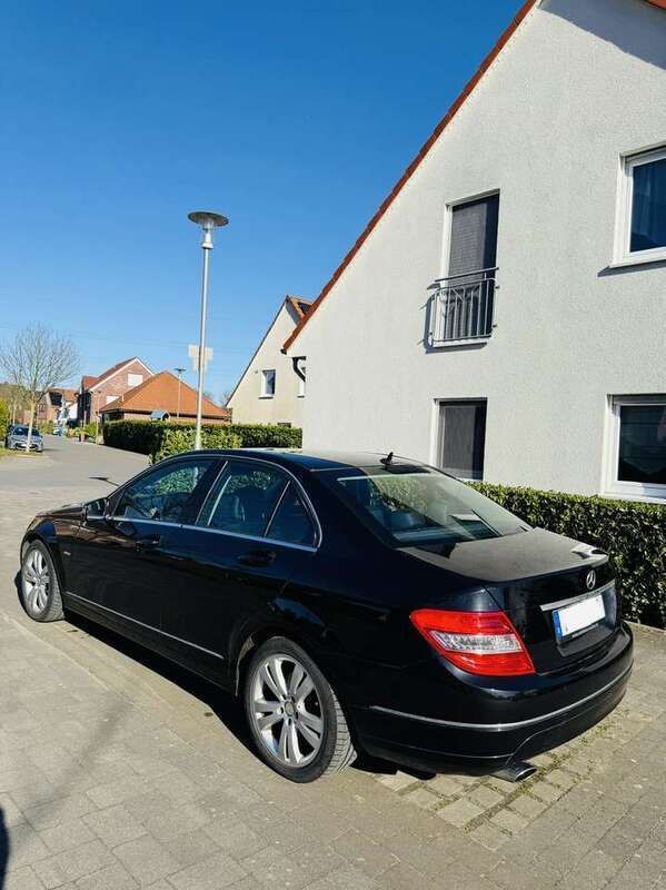 Schwarz Gebraucht 2008 Mercedes C200 Avantgarde Limousine | 7.600 € (Fairer Preis) - Bild 1/4