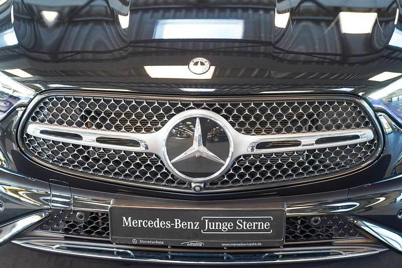 Gebraucht Mercedes GLC450 AMG line 367 PS (269 kW) 2024 Obsidianschwarz Coupé
