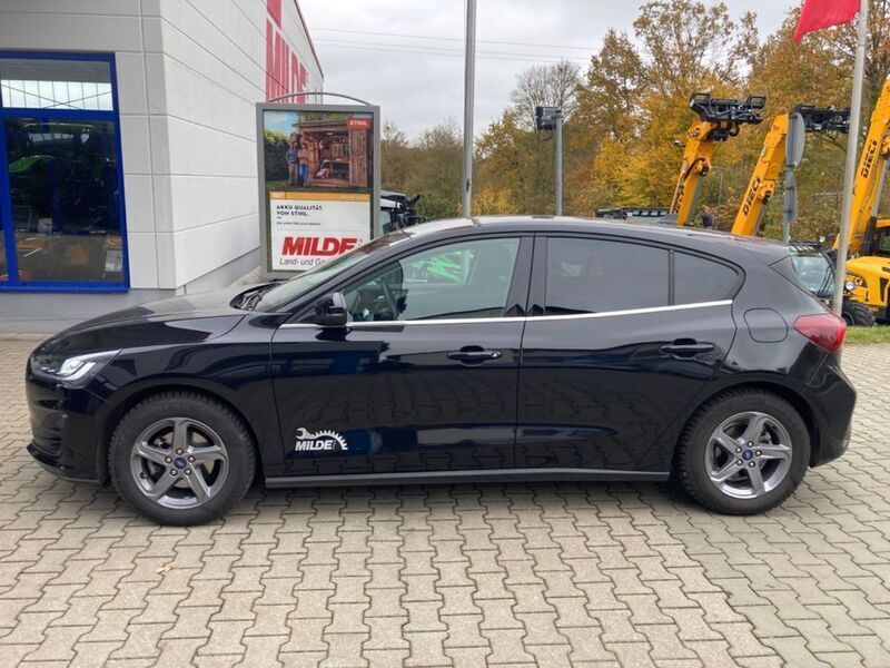 Usado Ford Focus Titanium 125 CV (91 kW) 2023 Negro Berlina