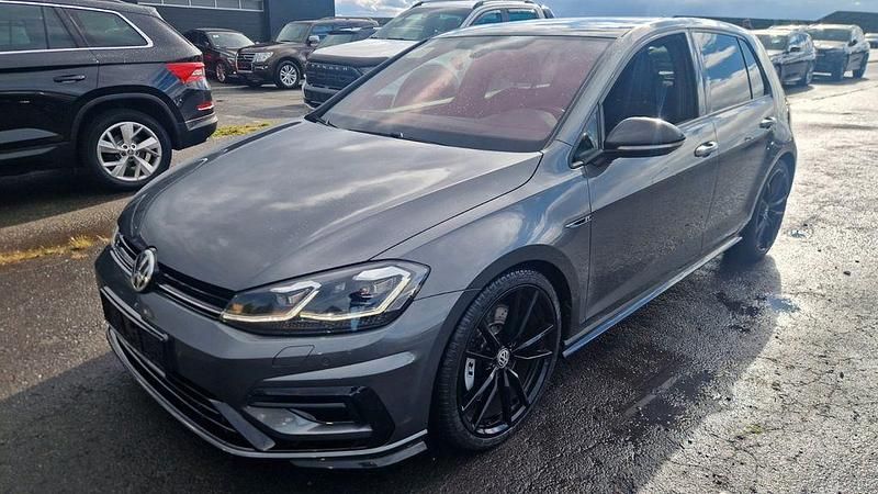Grau Gebraucht 2019 VW Golf VII R Limousine | 24.999 € (Fairer Preis) - Bild 1/4