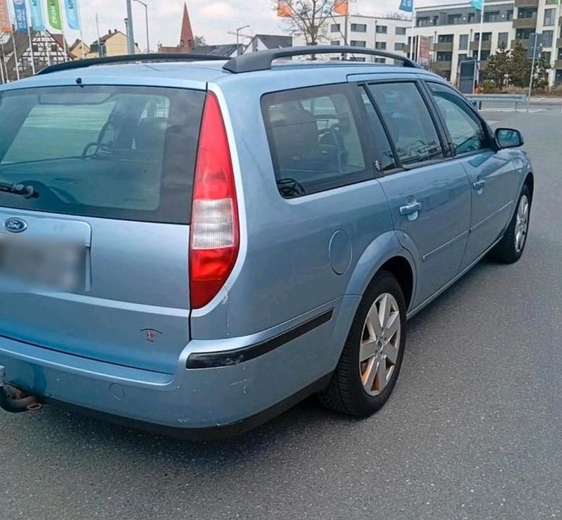 Gebraucht Ford Mondeo 145 PS (106 kW) 2004 Blau Kombi