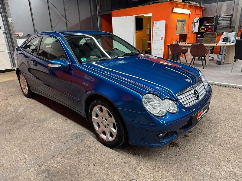Gebraucht Mercedes C200 122 PS (89 kW) 2007 Blau Coupé