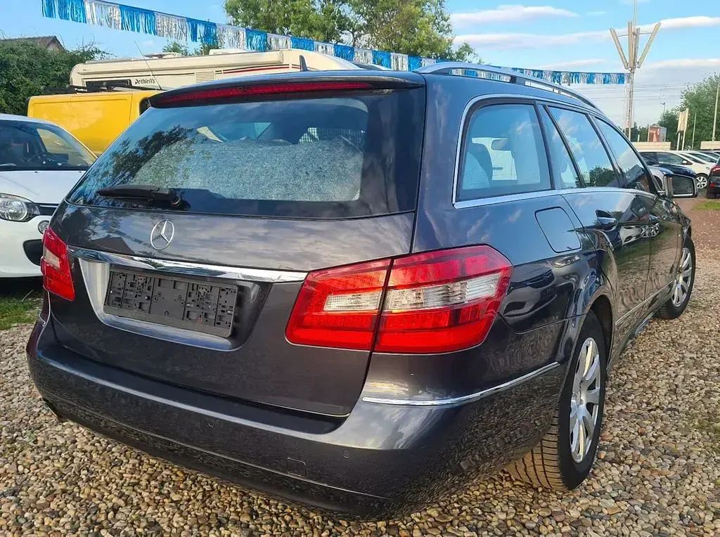 Gebraucht Mercedes E250 Elegance 204 PS (150 kW) 2010 Grau Kombi