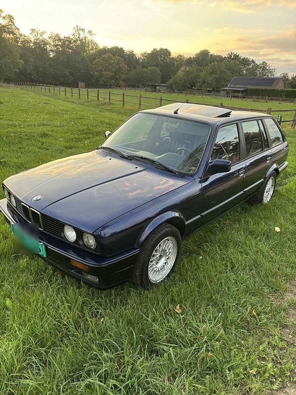 Blau Gebraucht 1993 BMW 316 Kombi | 6.750 € - Bild 1/4