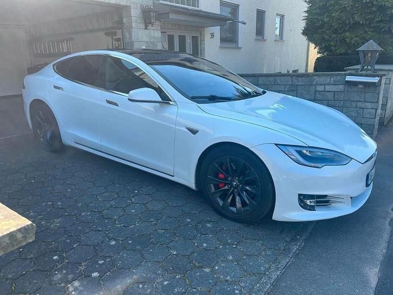 Weiß Gebraucht 2016 Tesla Model S Performance Limousine | 19.999 € (Guter Preis) - Bild 1/4