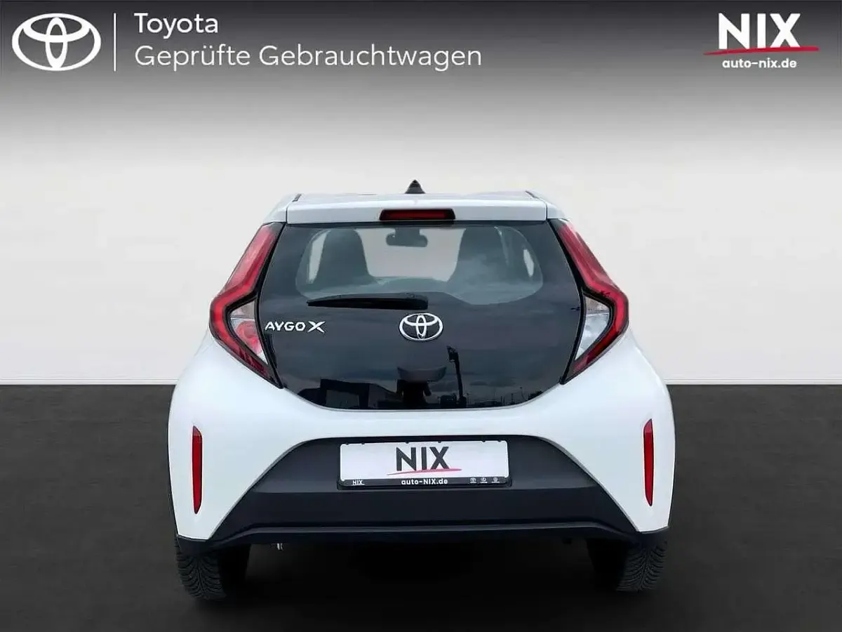 Gebraucht Toyota Aygo X 72 PS (52 kW) 2022 Schneeweiß SUV
