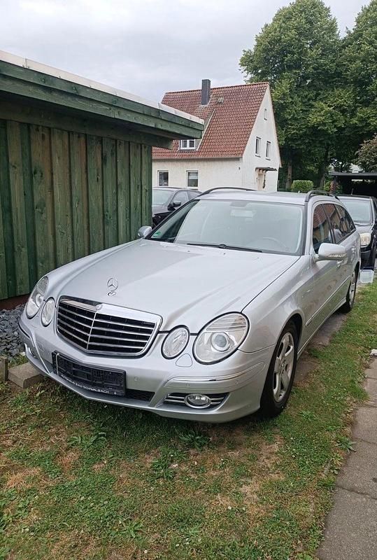 Gebraucht Mercedes E220 Avantgarde 170 PS (125 kW) 2009 Kombi