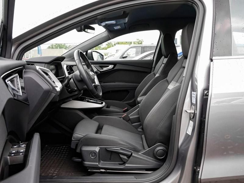 Second-hand Audi Q4 e-tron Sport 150 kW (204 CP) 2023 Gri SUV