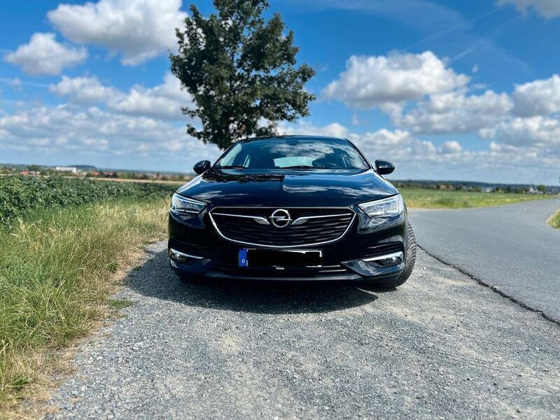Schwarz Gebraucht 2017 Opel Insignia Limousine | 12.900 € (Fairer Preis) - Bild 1/4
