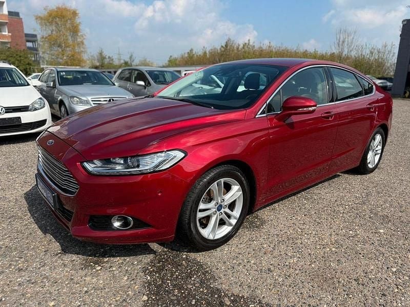 Second-hand Ford Mondeo Titanium 160 CP (117 kW) 2016 Roșu Berlinǎ
