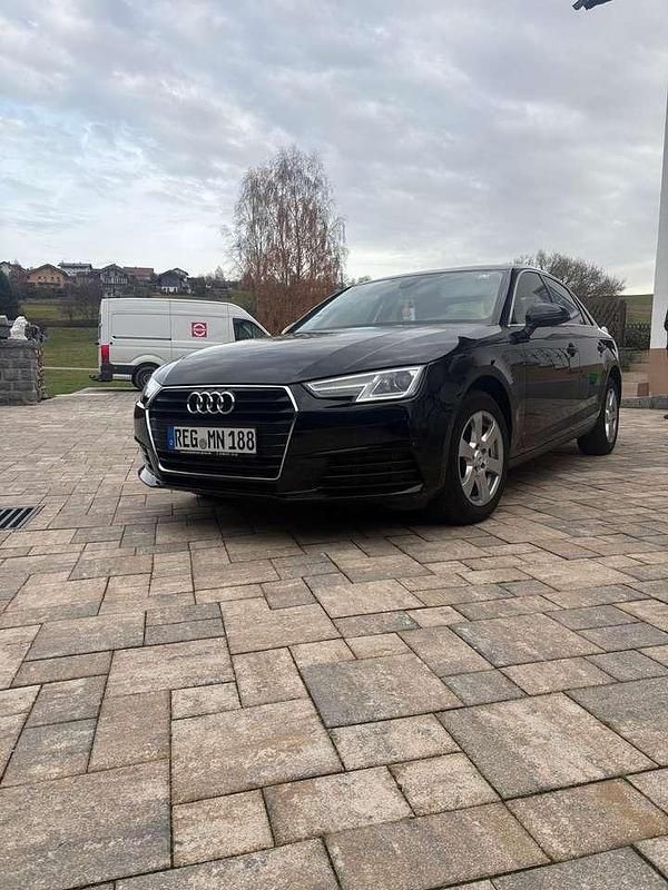 Gebraucht Audi A4 Basis 150 PS (110 kW) 2019 Schwarz Limousine