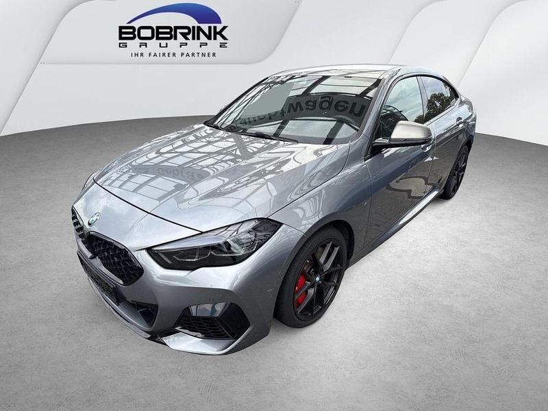 Grau Gebraucht 2024 BMW M235 Comfort Edition Coupé | 39.960 € (Fairer Preis) - Bild 1/4