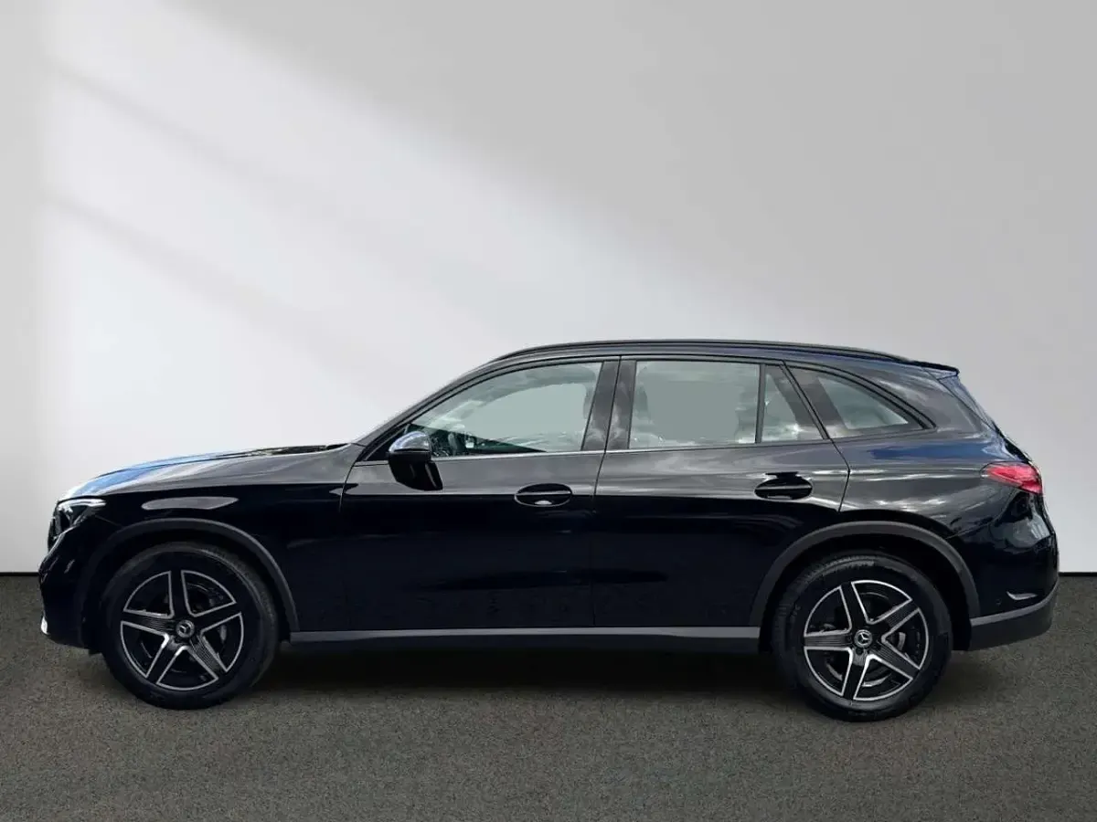 Gebraucht Mercedes GLC220 AMG 197 PS (144 kW) 2023 Schwarz SUV