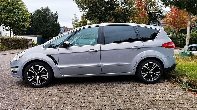 Silber Gebraucht 2010 Ford S-MAX Trend Van / Kleinbus | 4.750 € (Fairer Preis) - Bild 1/4