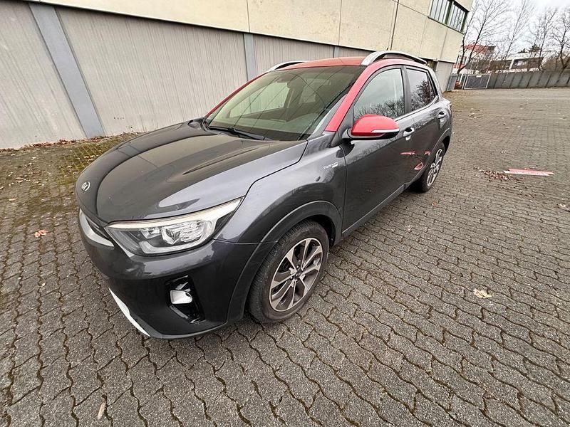 Grau Gebraucht 2018 Kia Stonic Platinum Edition SUV | 8.990 € (Fairer Preis) - Bild 1/4