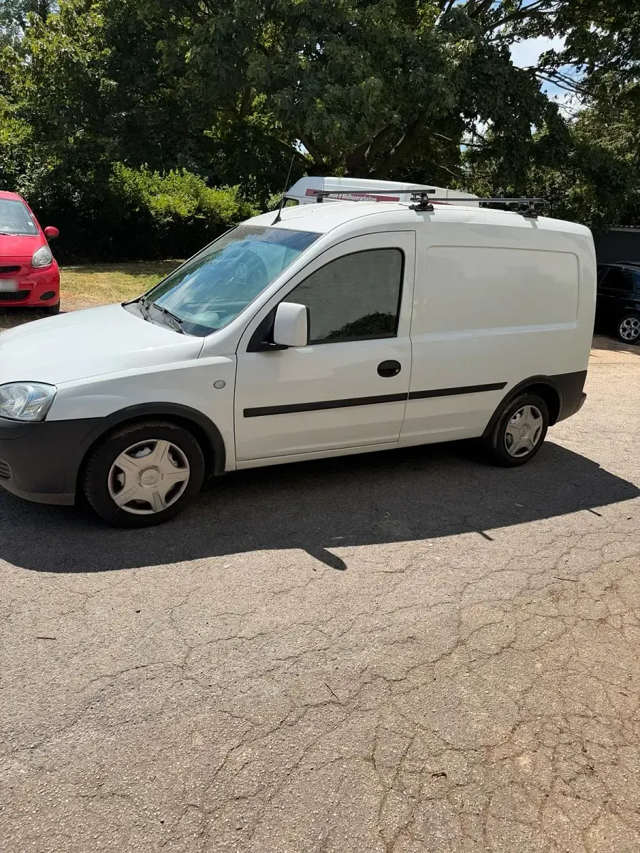 Gebraucht Opel Combo 75 PS (55 kW) 2010 Weiß Van / Kleinbus