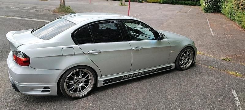 Gebraucht BMW 330 231 PS (169 kW) 2006 Silber Limousine