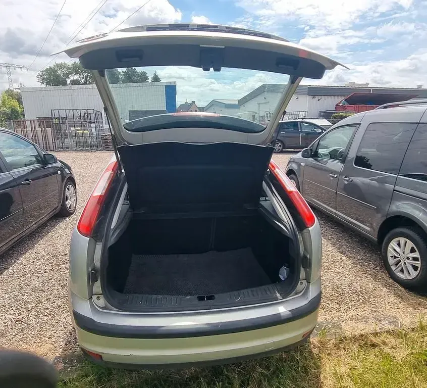Gebraucht Ford Focus Style 80 PS (58 kW) 2009 Silber Limousine