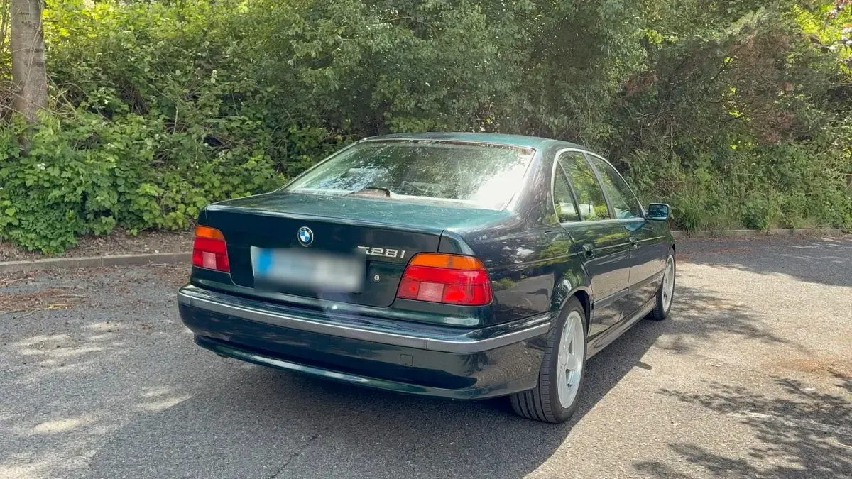 Gebraucht BMW 528 193 PS (141 kW) 1997 Grün Limousine
