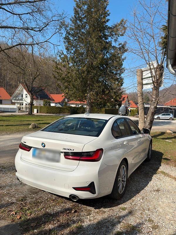 Używany BMW 320 Performance 190 KM (139 kW) 2022 Biały Sedan/Limuzyna