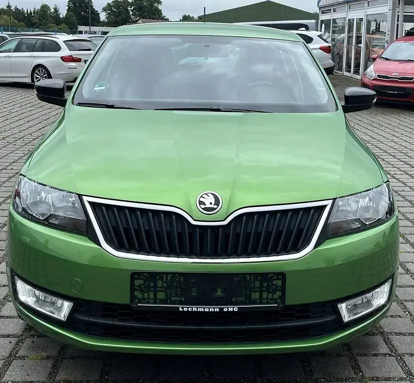 Gebraucht Skoda Rapid Ambition 125 PS (91 kW) 2017 Grün Kleinwagen