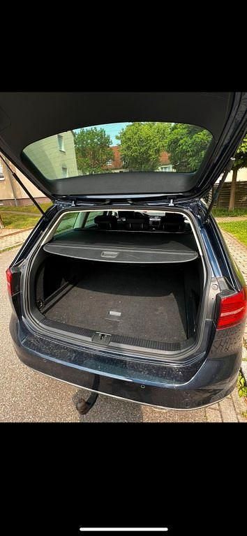 Gebraucht VW Passat Comfortline 150 PS (110 kW) 2017 Blau Kombi