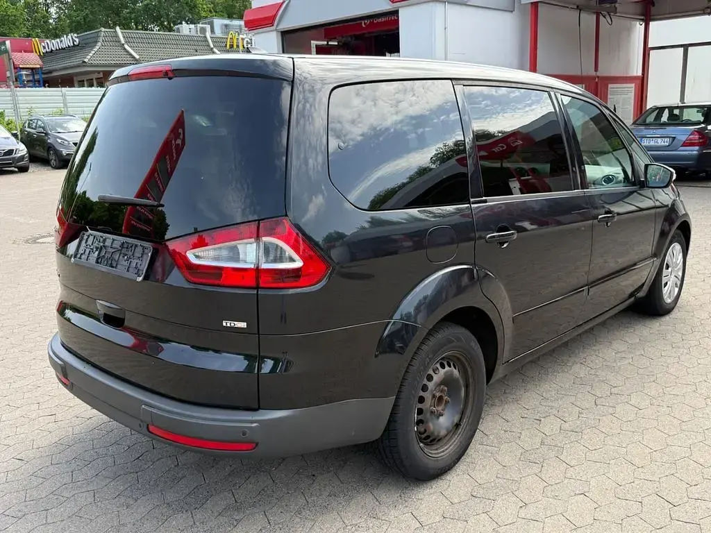 Gebraucht Ford Galaxy Trend 140 PS (102 kW) 2009 Schwarz Van / Kleinbus