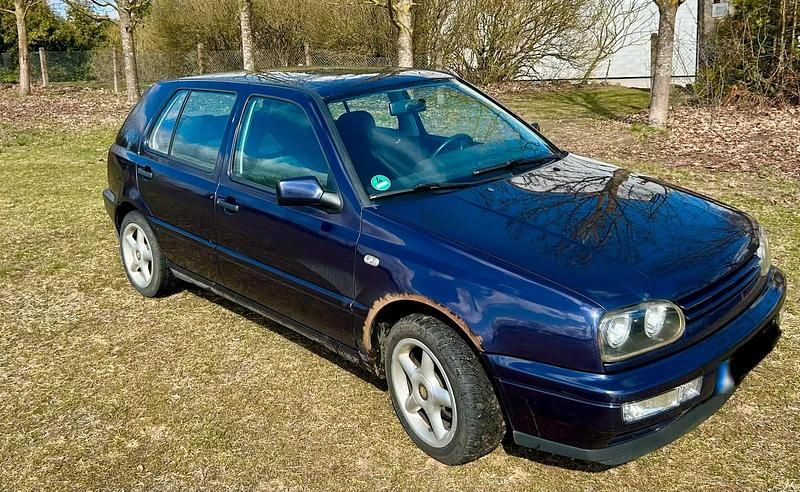 Gebraucht VW Golf III 100 PS (73 kW) 1997 Violet Limousine