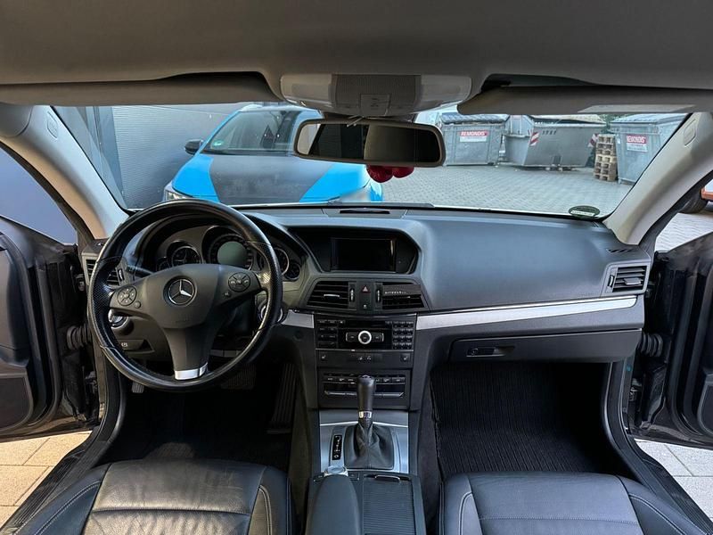 Używany Mercedes E350 292 KM (214 kW) 2010 Biały Coupe
