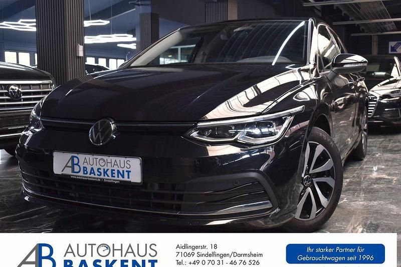 Gebraucht VW Golf VIII Active 150 PS (110 kW) 2022 Schwarz Limousine