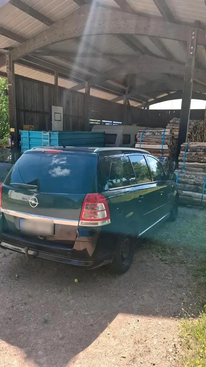 Gebraucht Opel Zafira 140 PS (102 kW) 2011 Schwarz Van / Kleinbus