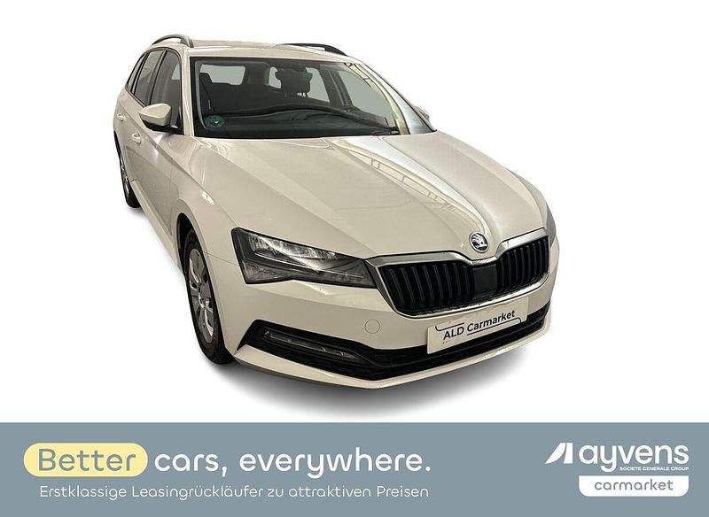 Candyweiss uni Gebraucht 2020 Skoda Superb Active Kombi | 20.480 € (Superpreis) - Bild 1/4