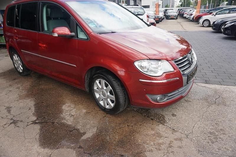 Rot Gebraucht 2008 VW Touran Highline Van / Kleinbus | 3.490 € (Superpreis) - Bild 1/4