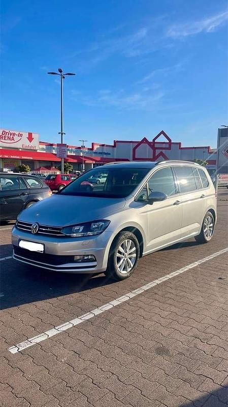 Grau Gebraucht 2017 VW Touran Comfortline Van / Kleinbus | 11.500 € (Fairer Preis) - Bild 1/4