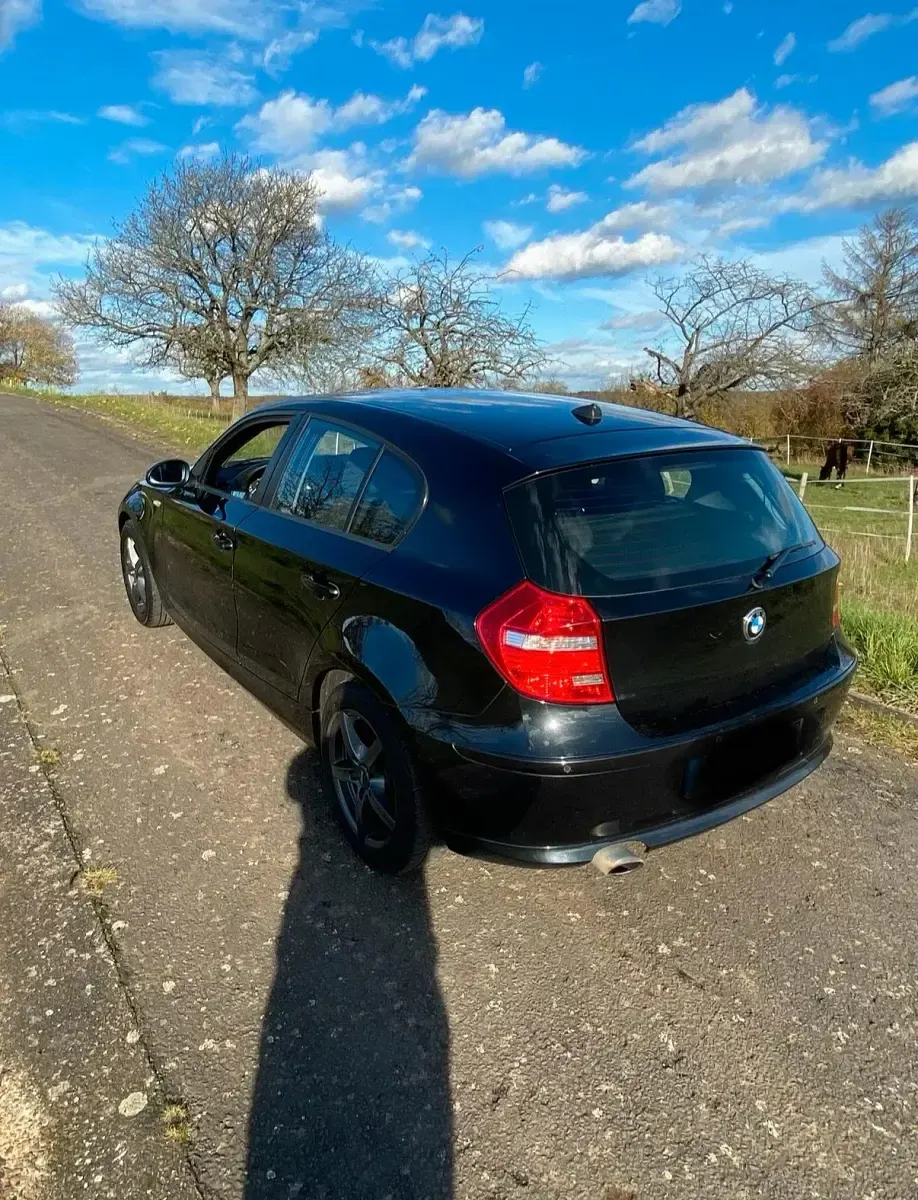 Gebraucht BMW 120 177 PS (130 kW) 2008 Schwarz Kleinwagen