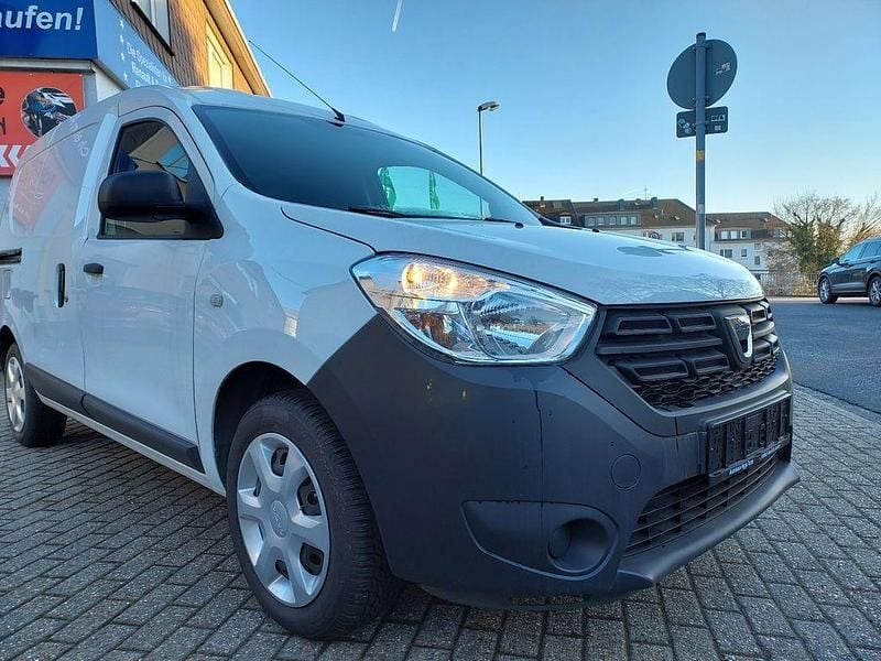 Gebraucht Dacia Dokker Essentiel 102 PS (75 kW) 2018 Weiß Van / Kleinbus