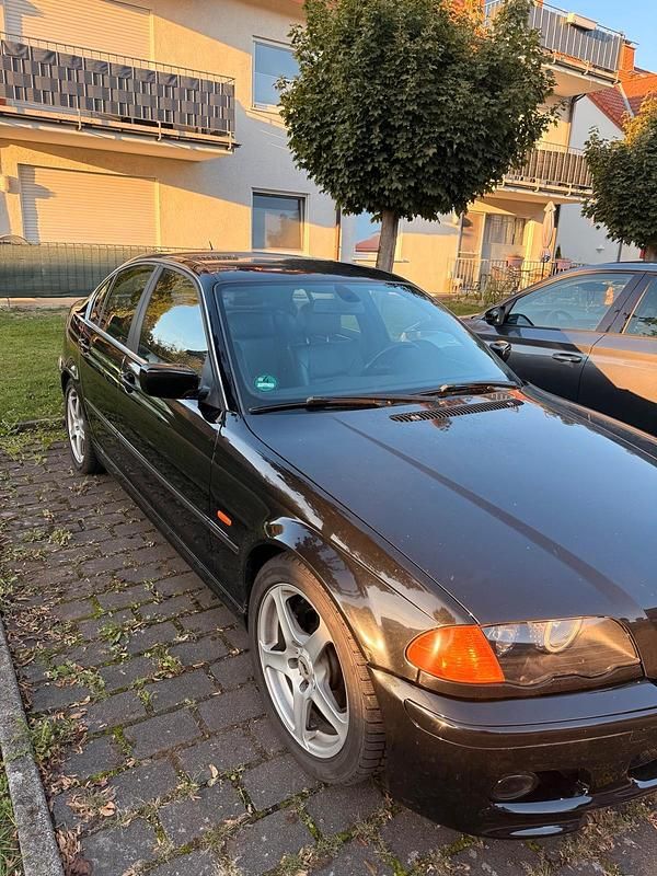 Schwarz Gebraucht 2000 BMW 320 M Sport Limousine | 2.300 € (Guter Preis) - Bild 1/4
