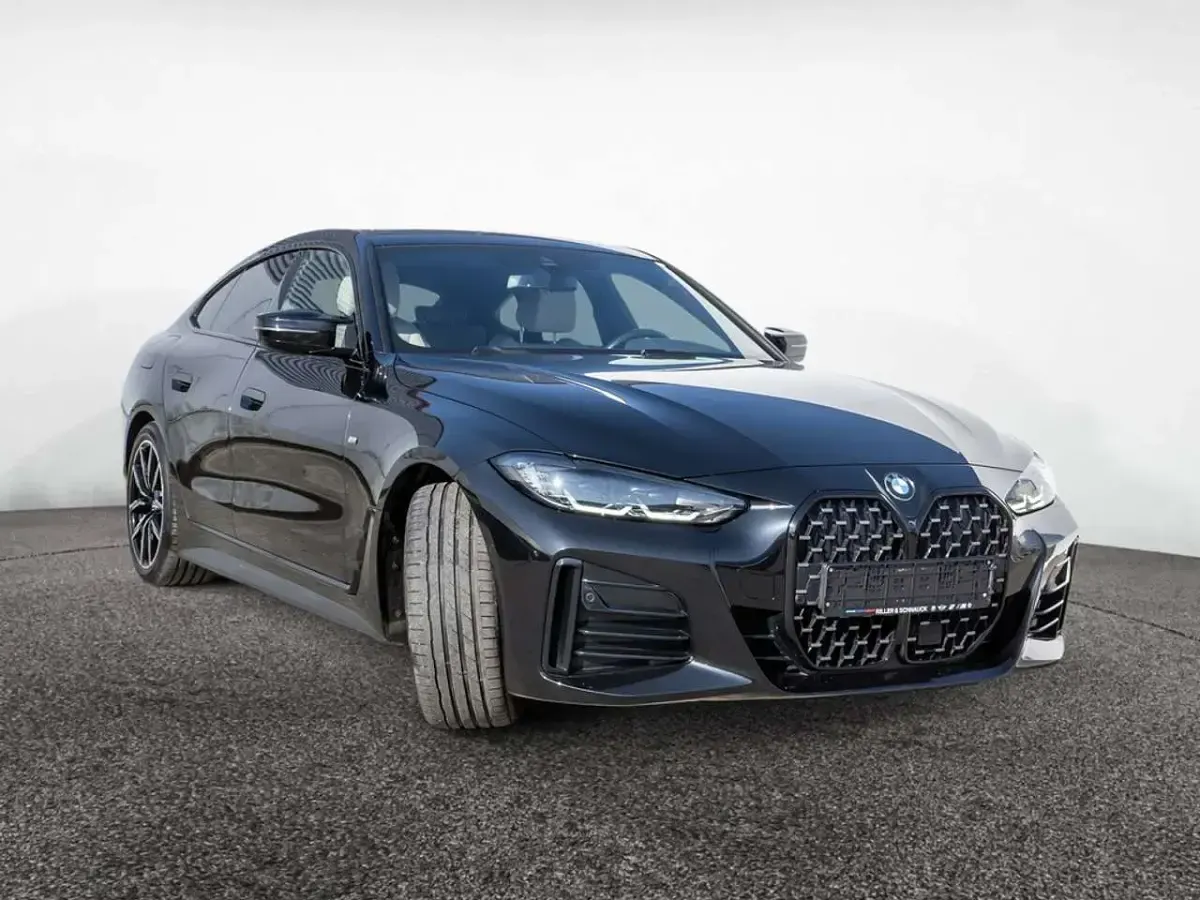 Gebraucht BMW 440 374 PS (275 kW) 2023 Saphirschwarz Coupé